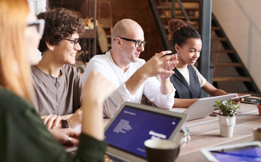 how important is it to outsource bookkeeping for a small business? blog banner - aventis
